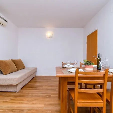 Apartment Mirjana Necujam