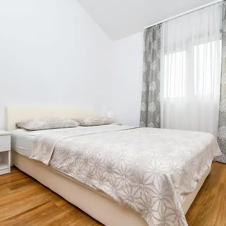 Apartment Mirjana