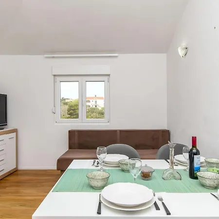 Mirjana Apartment Necujam
