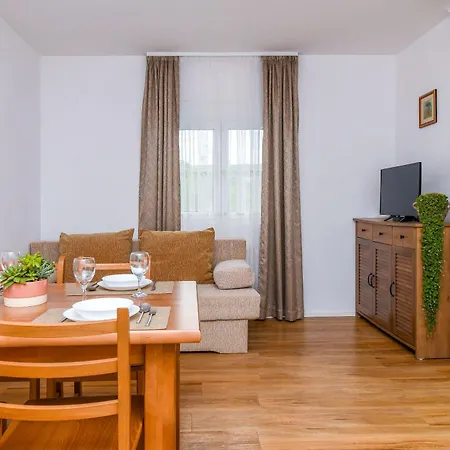 Apartment Mirjana *
